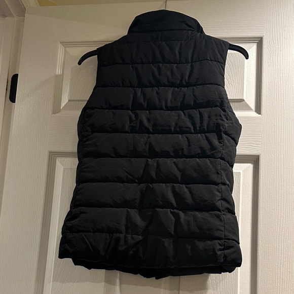 Banana Republic Black Puffer Vest - Picture 7 of 9